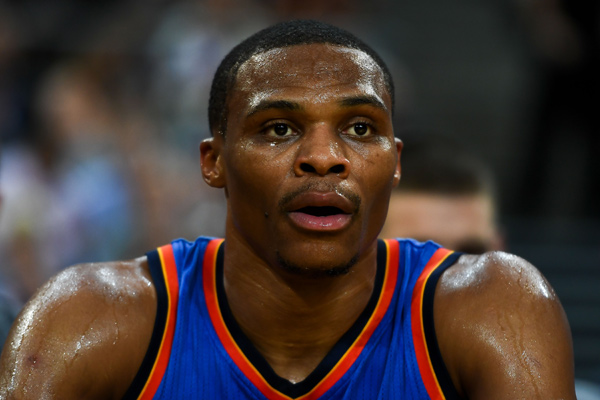 他在多次采 他在多次采