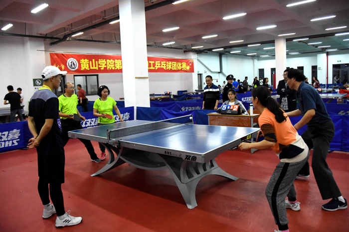 球迷们迎来 球迷们迎来